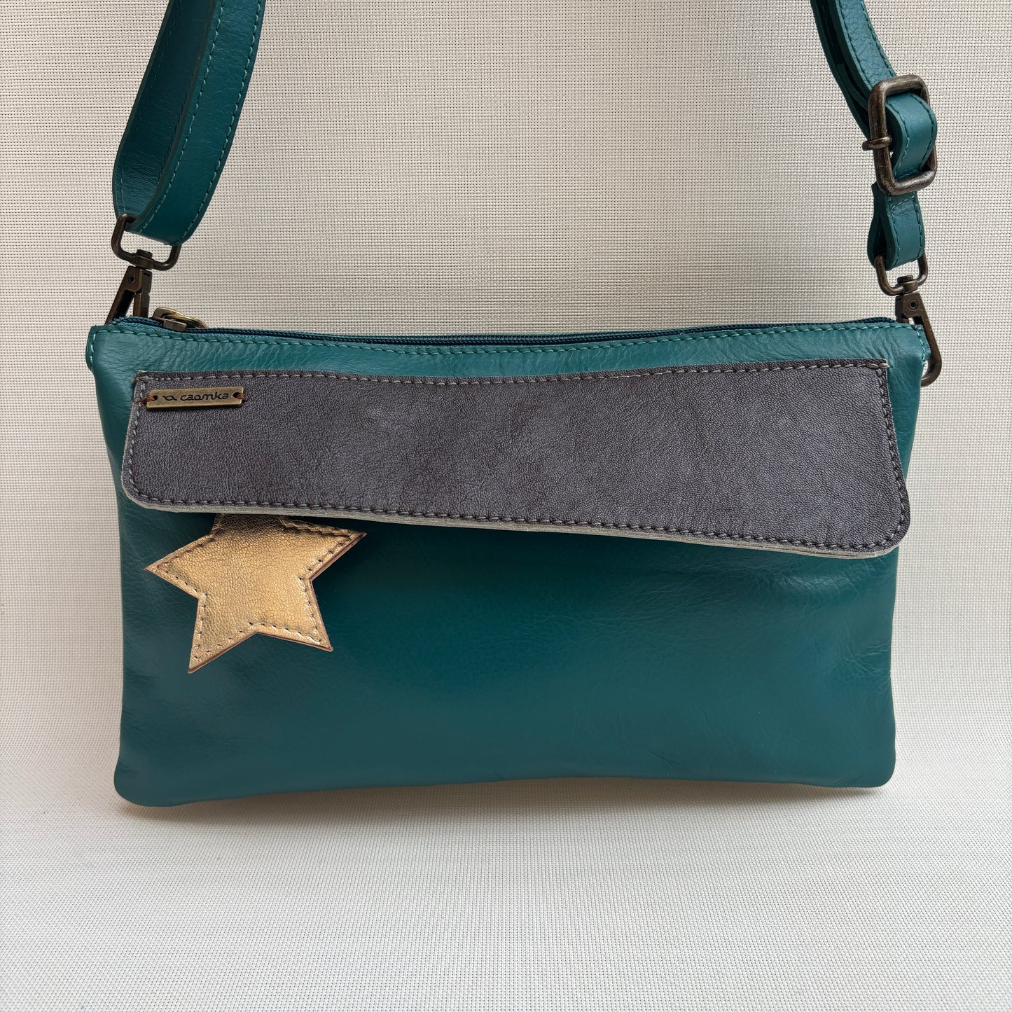 Bolso Caomka "Estrella" · Piel - Cuero · Pieza Única Núm. 18550