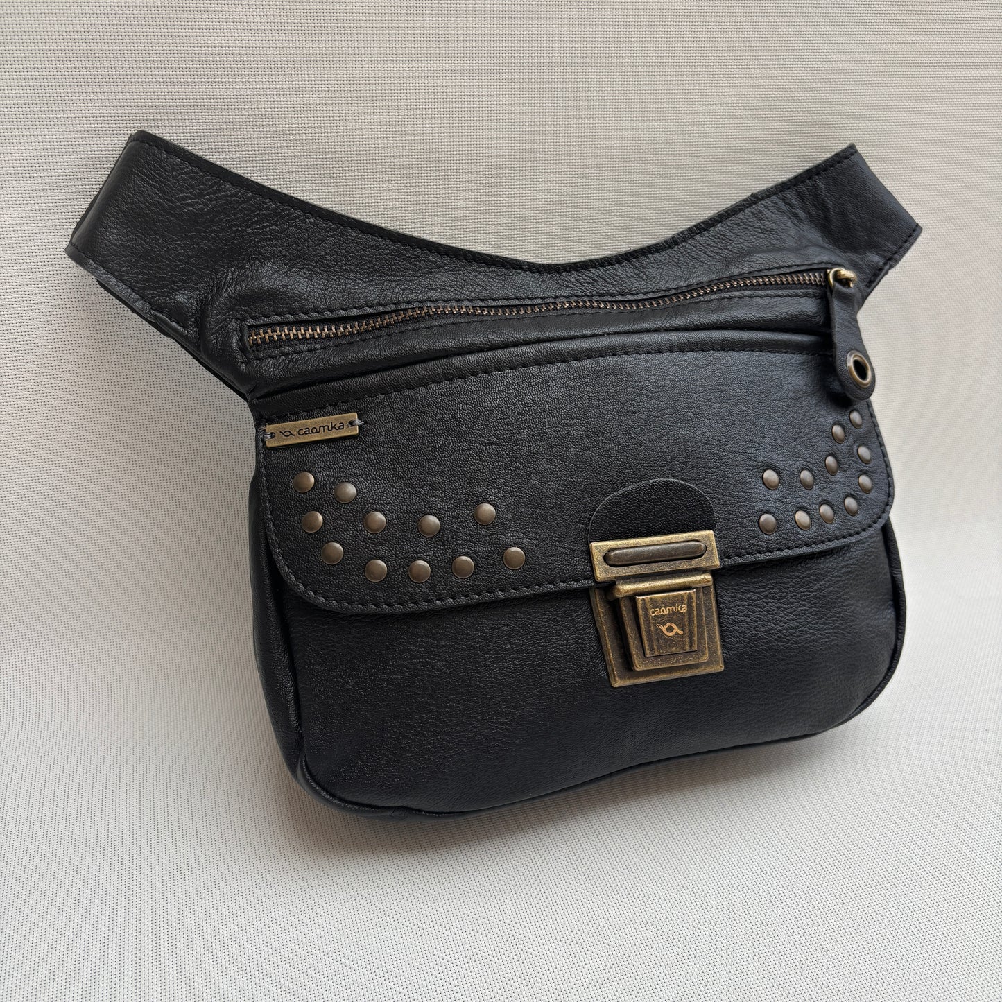 Riñonera "Premium Black & Old Gold" · Piel - Cuero · Pieza Exclusiva Núm. 16546