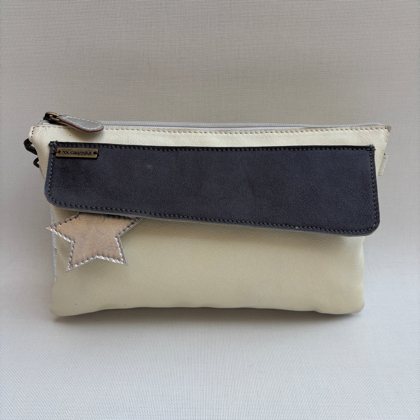 Bolso Caomka "Estrella" · Piel - Cuero · Pieza Única Núm. 18546