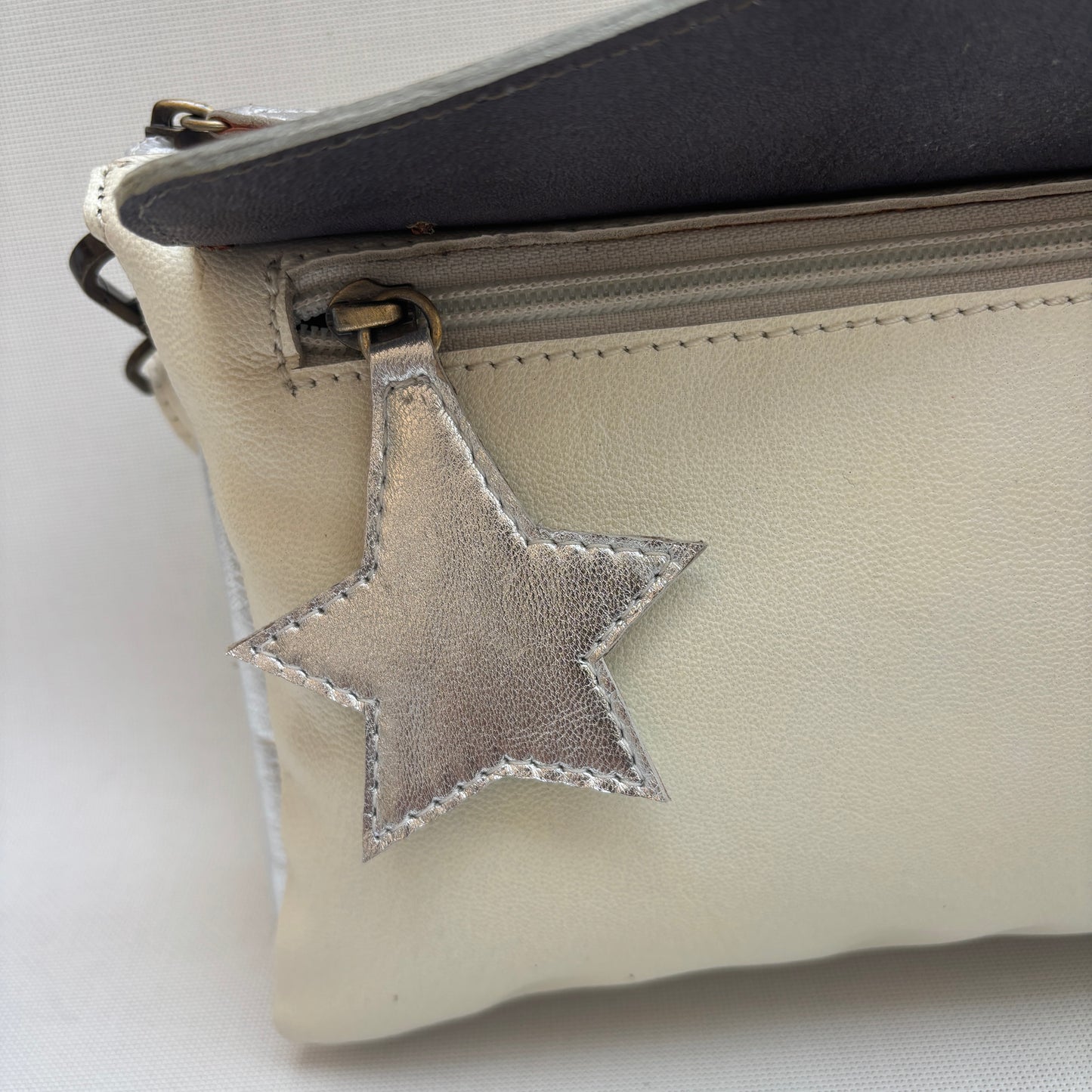 Bolso Caomka "Estrella" · Piel - Cuero · Pieza Única Núm. 18546