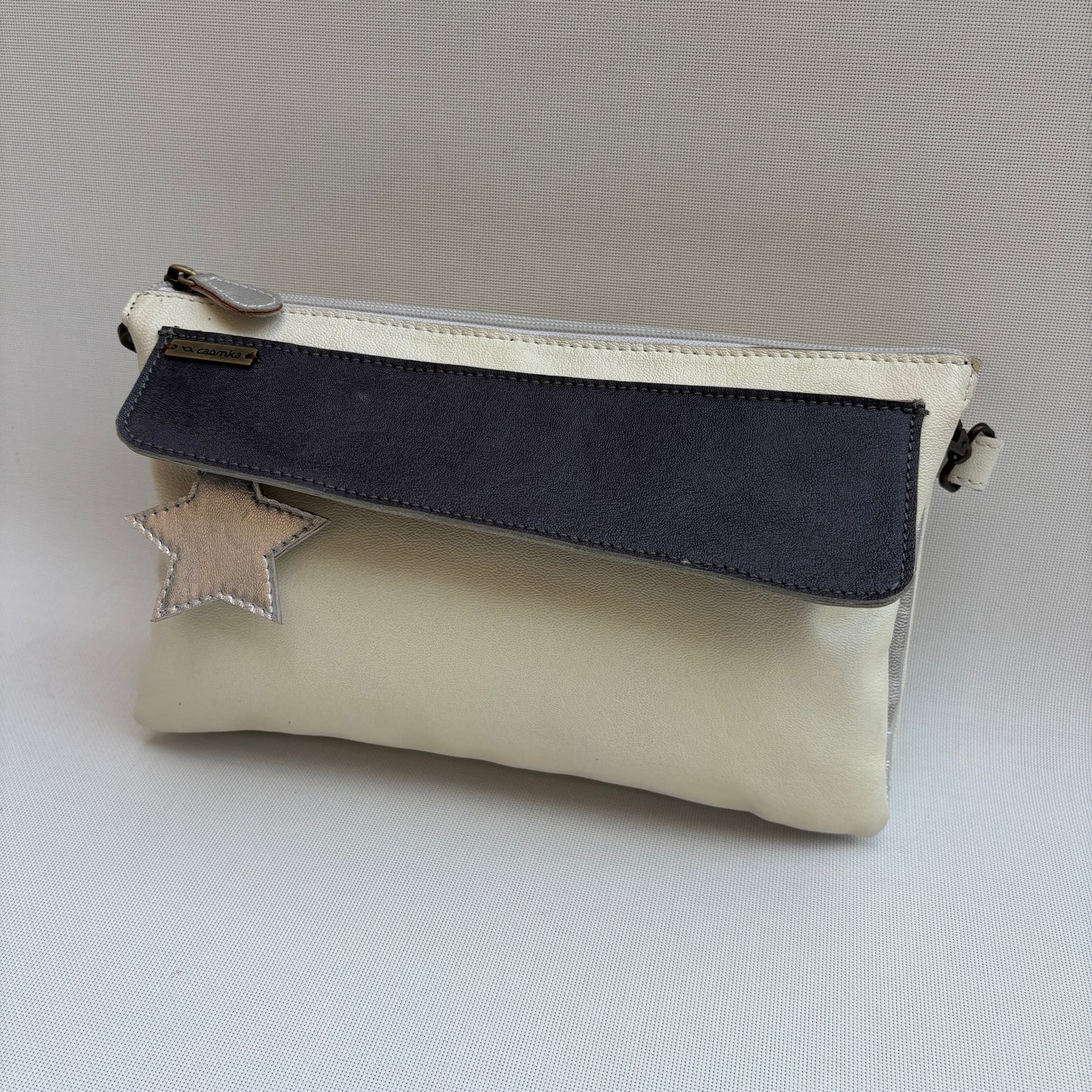 Bolso Caomka "Estrella" · Piel - Cuero · Pieza Única Núm. 18546
