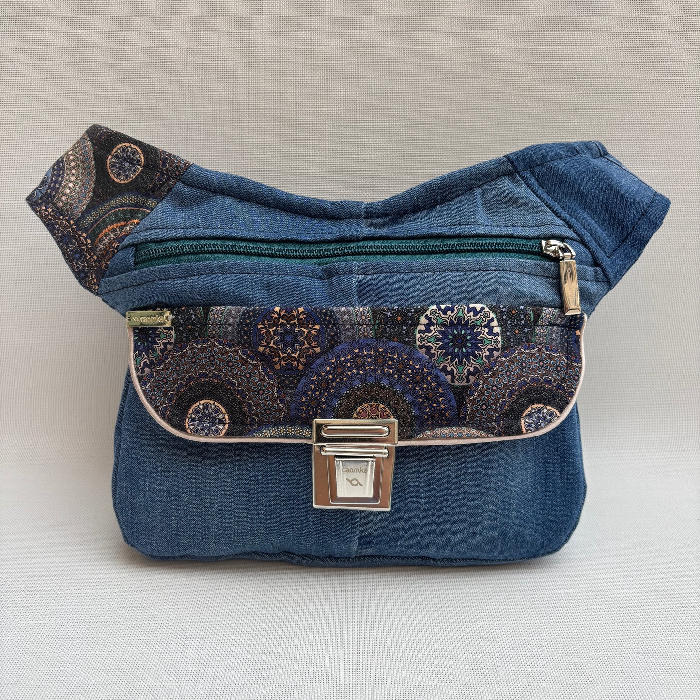 Riñonera "Jeans Mandalas Top" ♻️ Jeans Recycled ♻️ · Pieza Única Núm. 17915