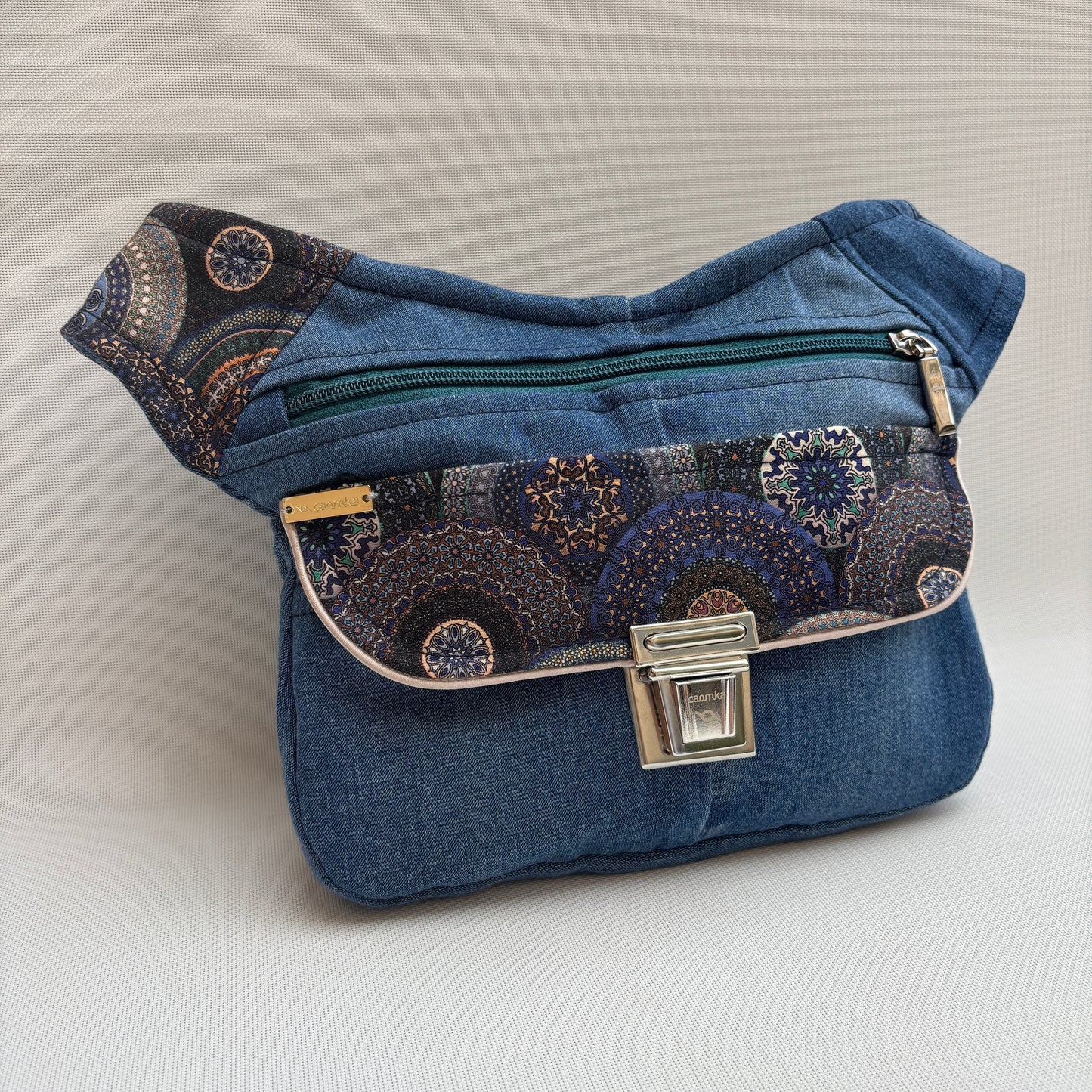 Riñonera "Jeans Mandalas Top" ♻️ Jeans Recycled ♻️ · Pieza Única Núm. 17915
