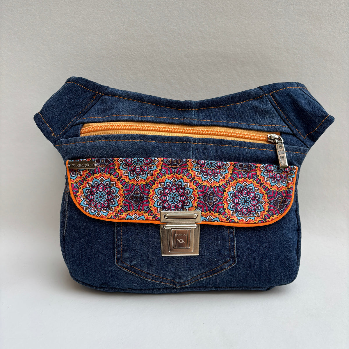 Riñonera Original Special Mandalas Top ♻️Jeans Recycled ♻️ + Bolsillo trasero con cremallera · Pieza Única Núm. 19506