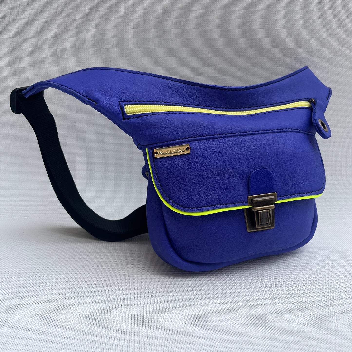 Mini Special Electric Blue · Piel natural BioCuir® · Pieza Exclusiva Núm. 13809