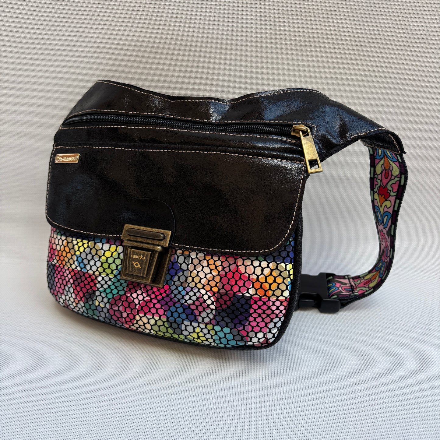Special Black Fun Colors Top  · Piel - Cuero · Pieza Única Núm. 16370