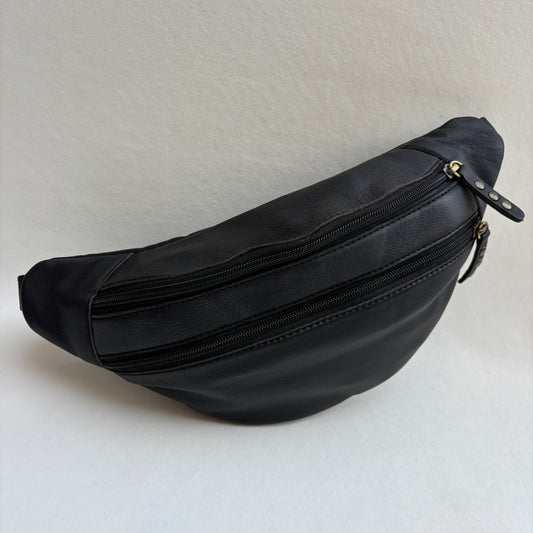 Riñonera Retrochic "Classic Black" · Piel · Pieza Exclusiva Núm. 19461