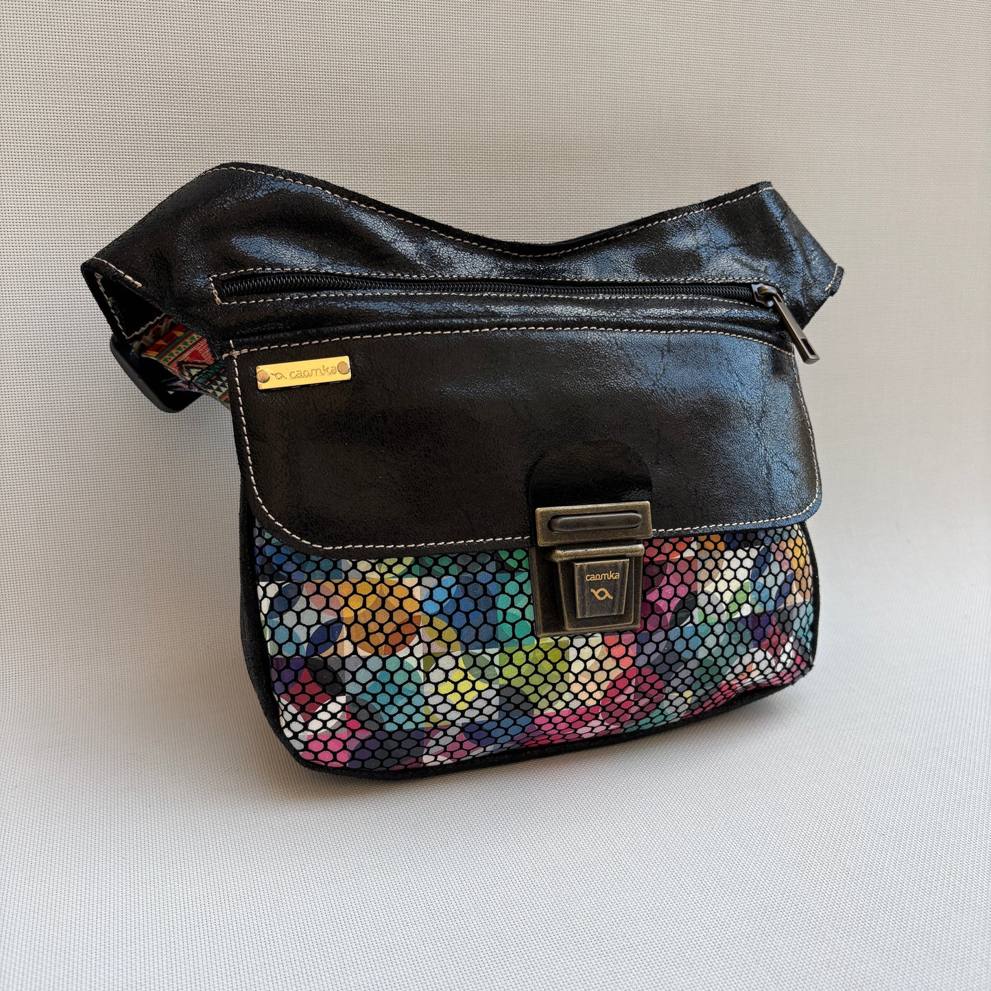 Special Black Fun Colors Top  · Piel - Cuero · Pieza Exclusiva Núm. 16343