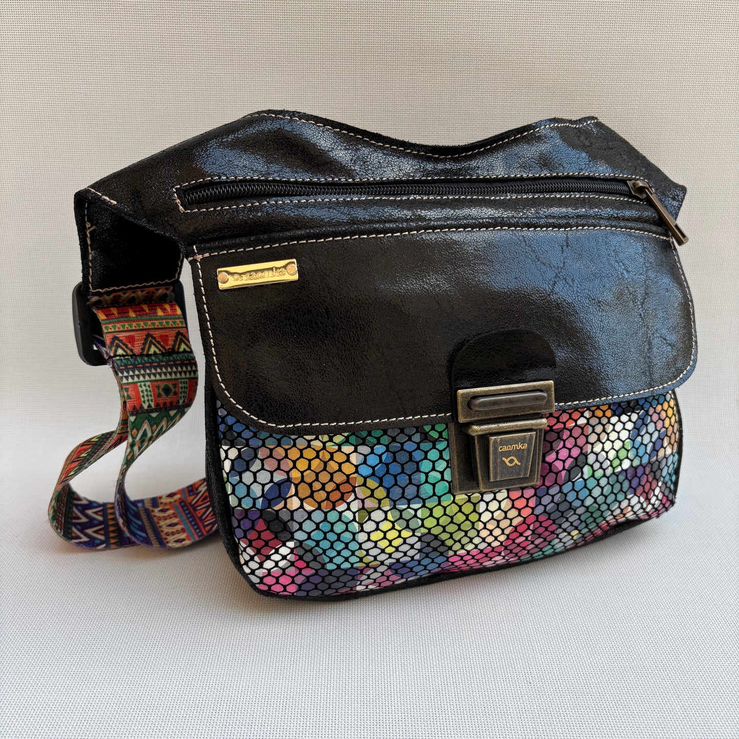 Special Black Fun Colors Top  · Piel - Cuero · Pieza Exclusiva Núm. 16343