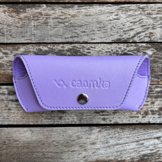 Estuche para gafas 100% de piel en color: "Violeta" · Pieza exclusiva núm. 18590