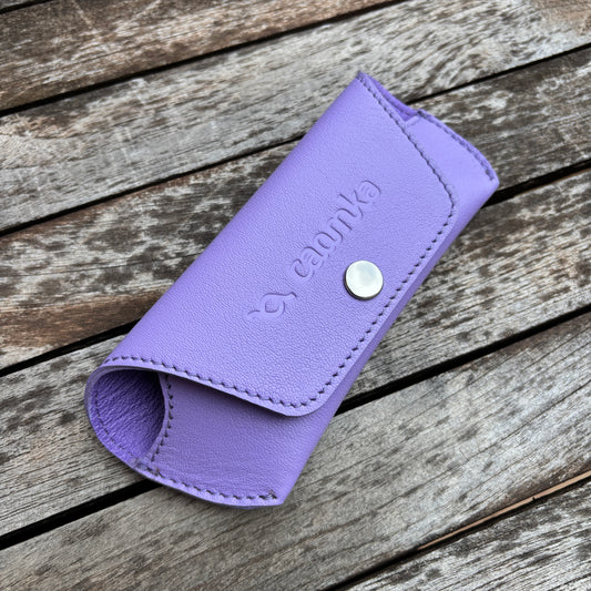 Estuche para gafas 100% de piel en color: "Violeta" · Pieza exclusiva núm. 18590