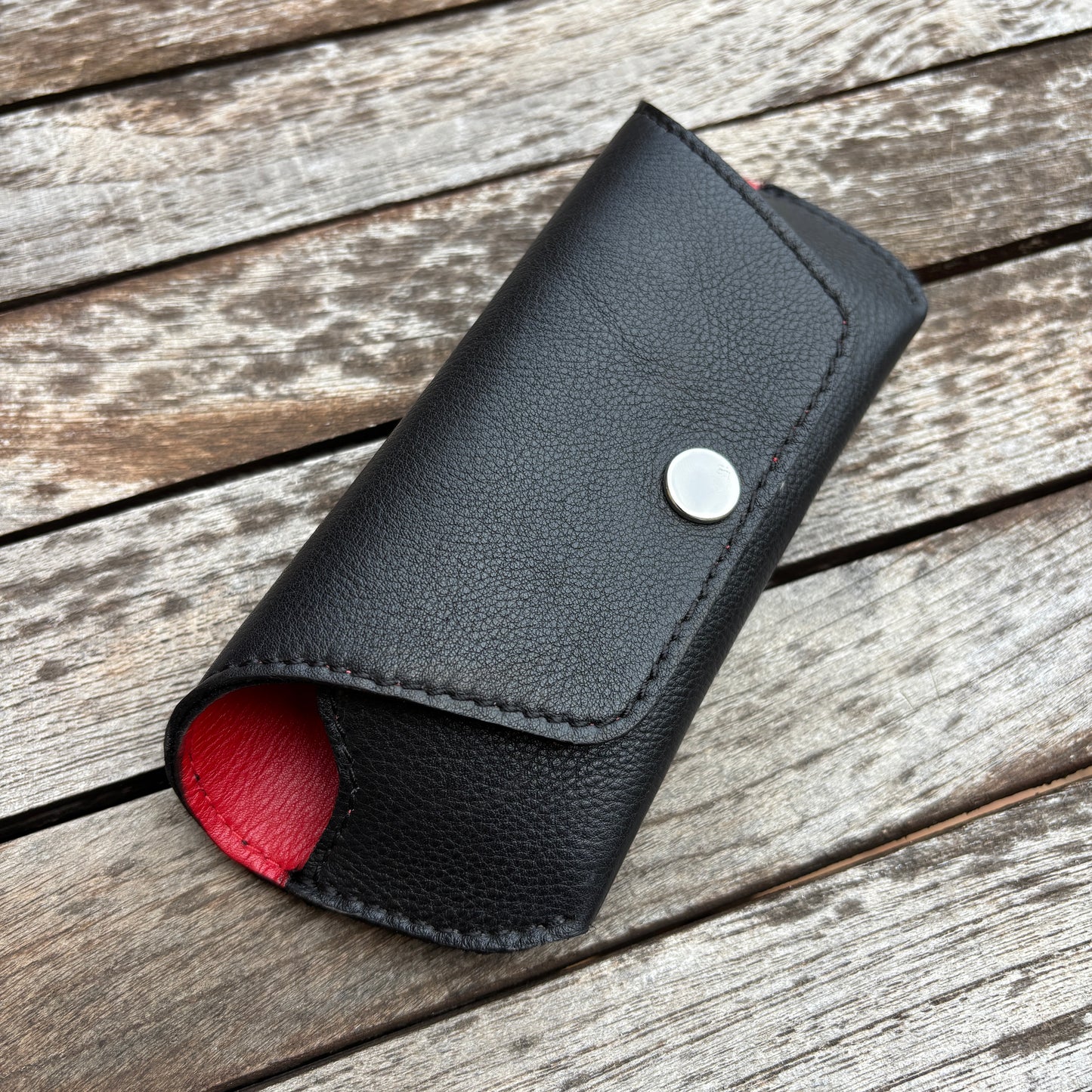 Estuche para gafas 100% de piel en color: "Negro" · Pieza única núm. 18585