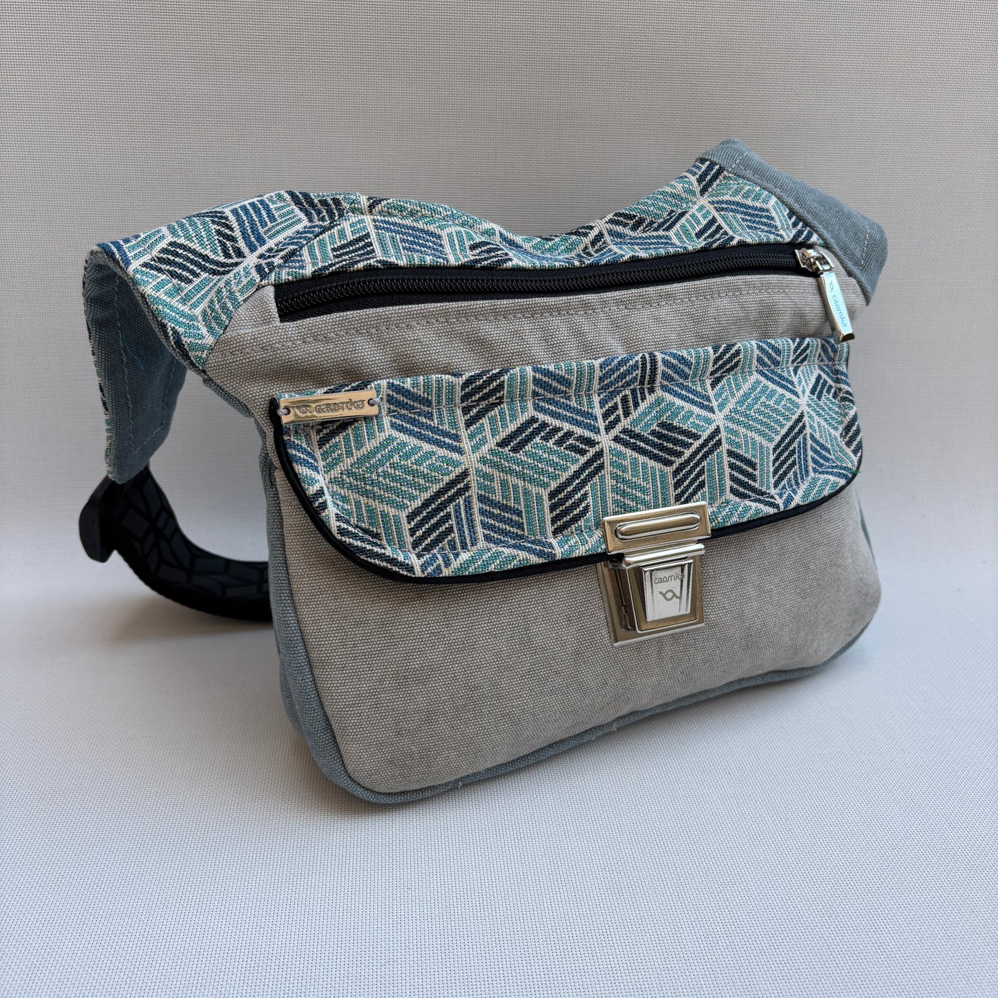Special Gray & Geometric Top · Pieza Única Núm. 16357