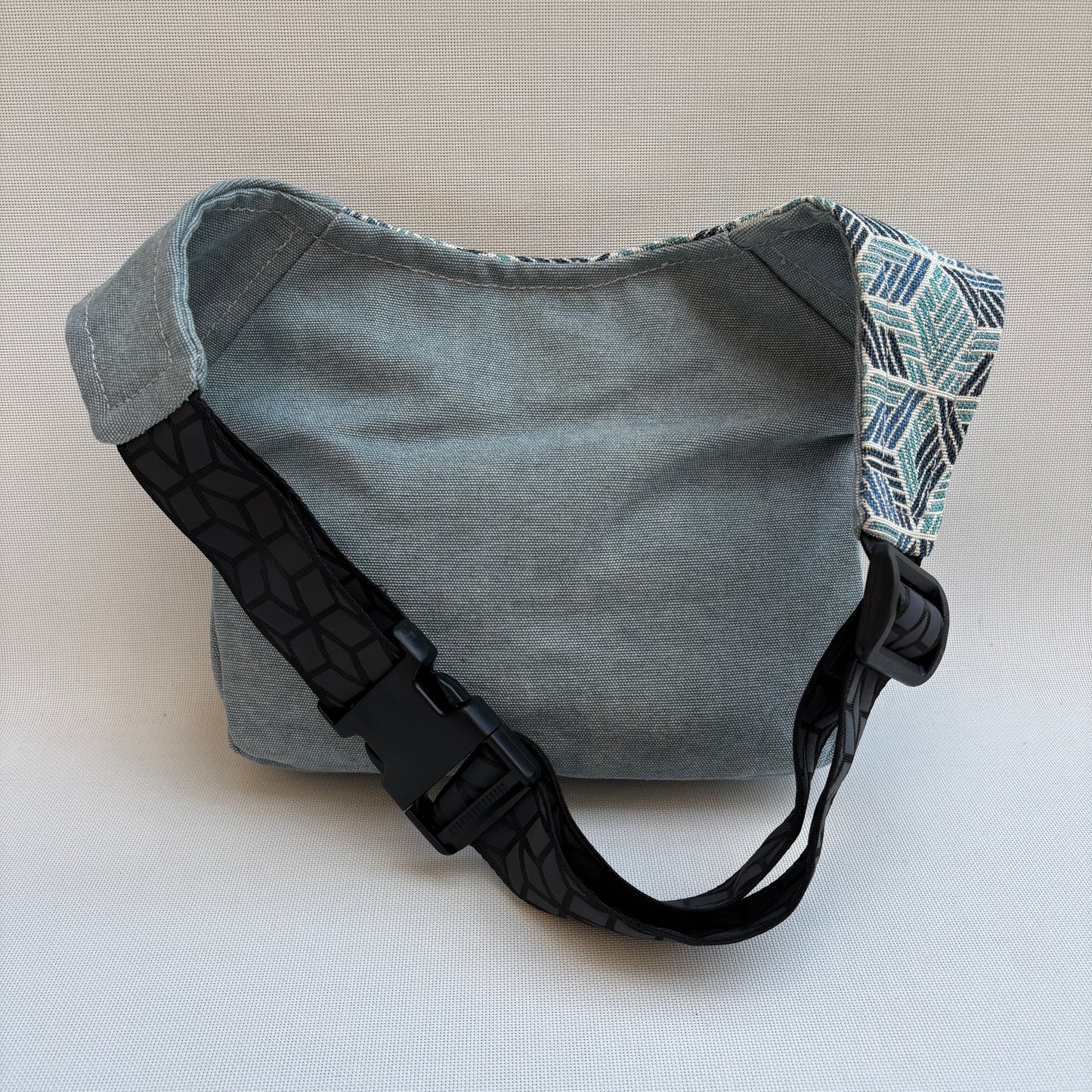 Special Gray & Geometric Top · Pieza Única Núm. 16357