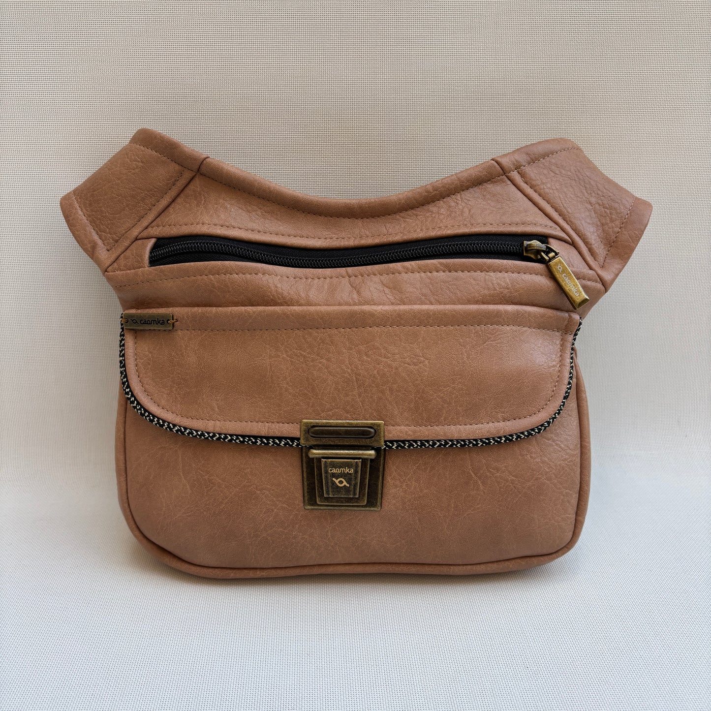 Special Camel Top + Bolsillo trasero · Polipiel · Pieza Exclusiva Núm. 16356