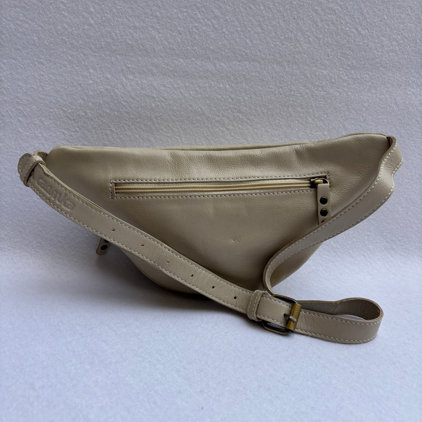 Riñonera "Special Premium RetroChic Beige" · Piel · Pieza Exclusiva Núm. 19468
