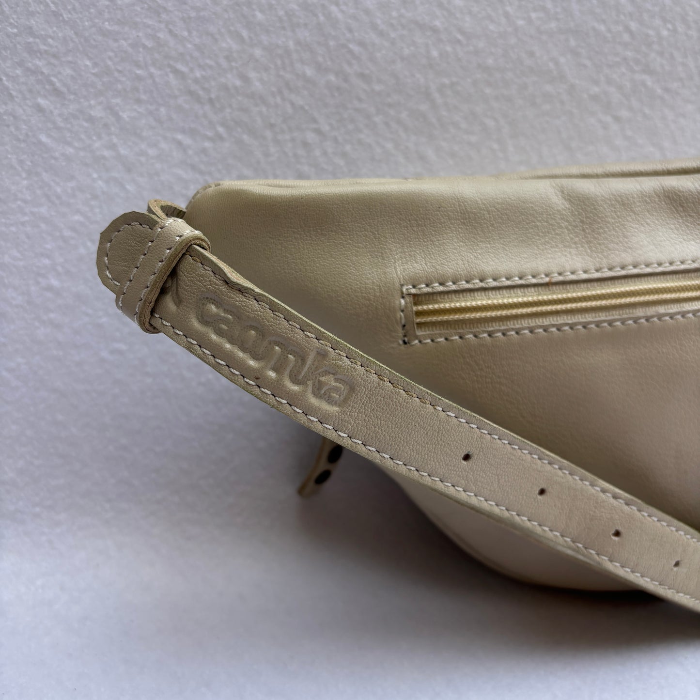 Riñonera "Special Premium RetroChic Beige" · Piel · Pieza Exclusiva Núm. 19468