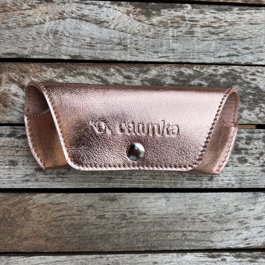 Estuche para gafas 100% de piel en color: "Rosa Metalizado" · Pieza exclusiva núm. 18581