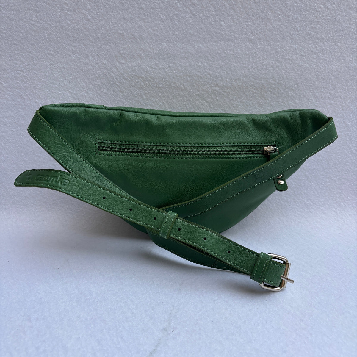 Riñonera Retrochic "Classic Verde Oliva" · Piel · Pieza Exclusiva Núm. 19507