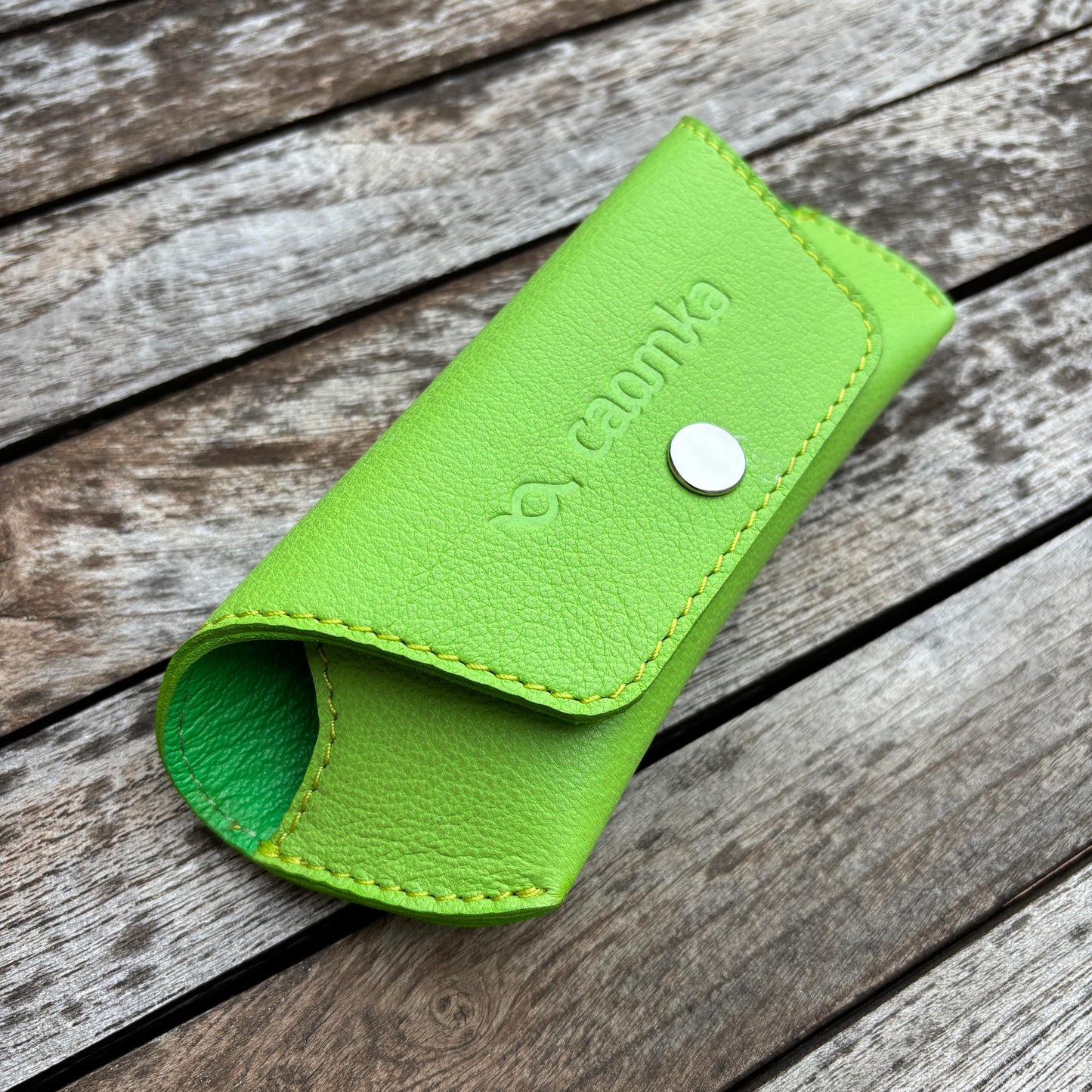 Estuche para gafas 100% de piel en color: "Lima" · Pieza exclusiva núm. 18578