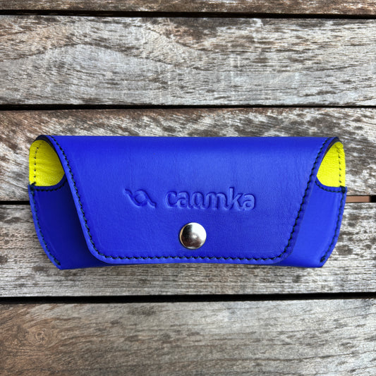 Estuche para gafas 100% de piel en color contrastado: "Azul eléctrico" · Pieza exclusiva núm. 18577