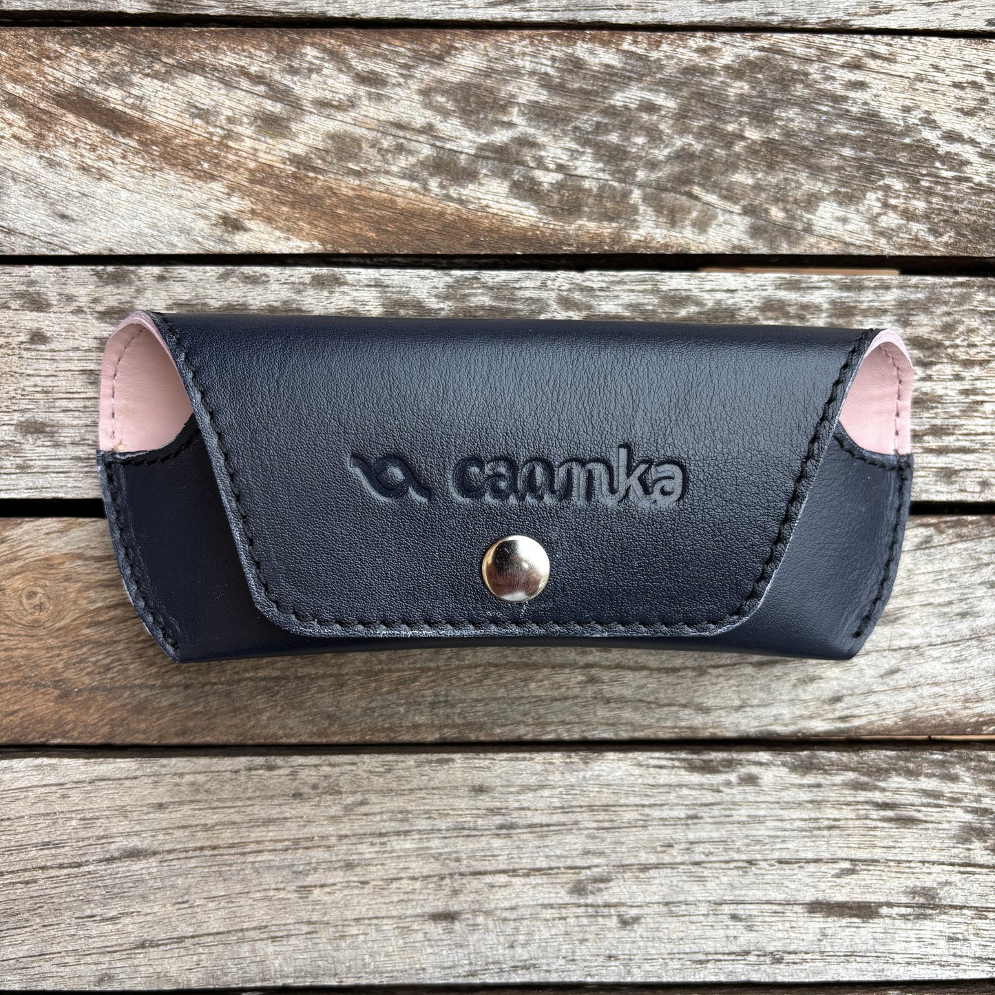 Estuche para gafas 100% de piel en color: "Negro" · Pieza única núm. 18576