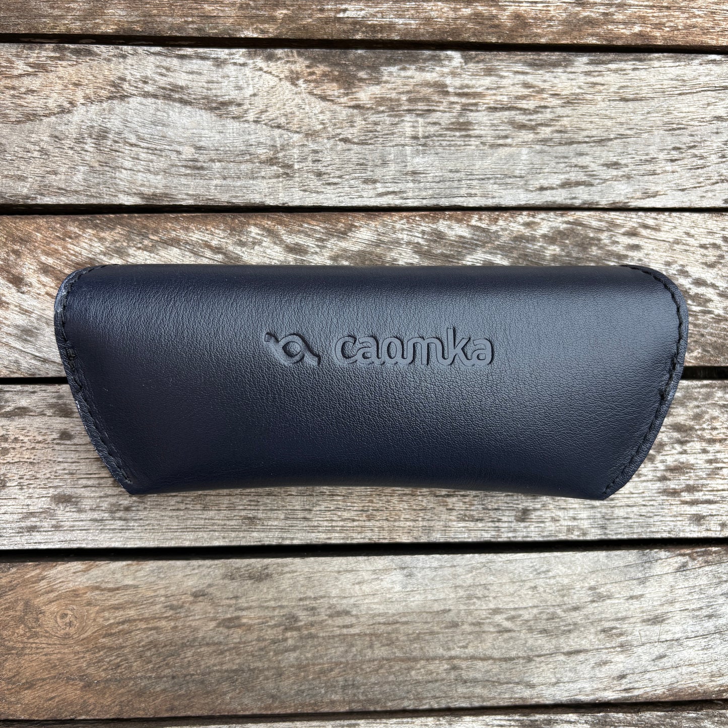 Estuche para gafas 100% de piel en color: "Negro" · Pieza única núm. 18576