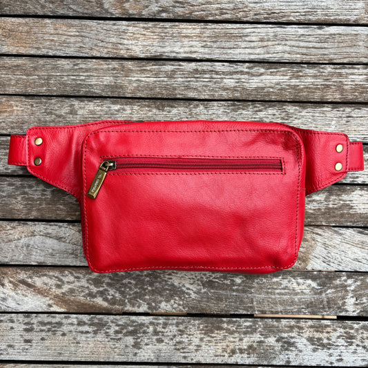 Riñonera Alfredo · Piel en color Rojo · Edición limitada · Pieza Exclusiva Núm. 18618