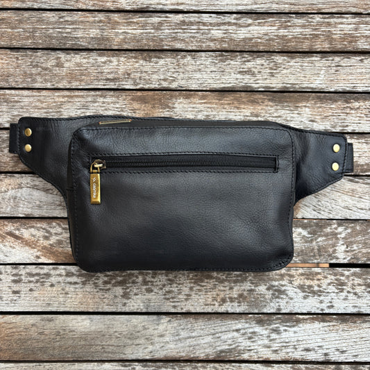 Riñonera Alfredo · Piel en color Negro · Edición limitada · Pieza Exclusiva Núm. 18620