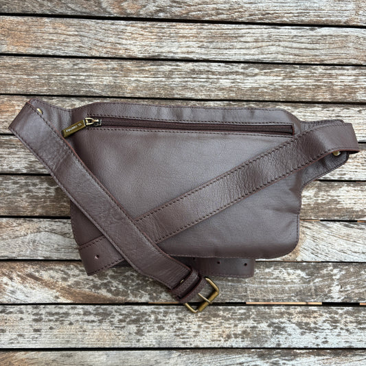 Riñonera Alfredo · Piel en color Marrón · Edición limitada · Pieza Exclusiva Núm. 18621