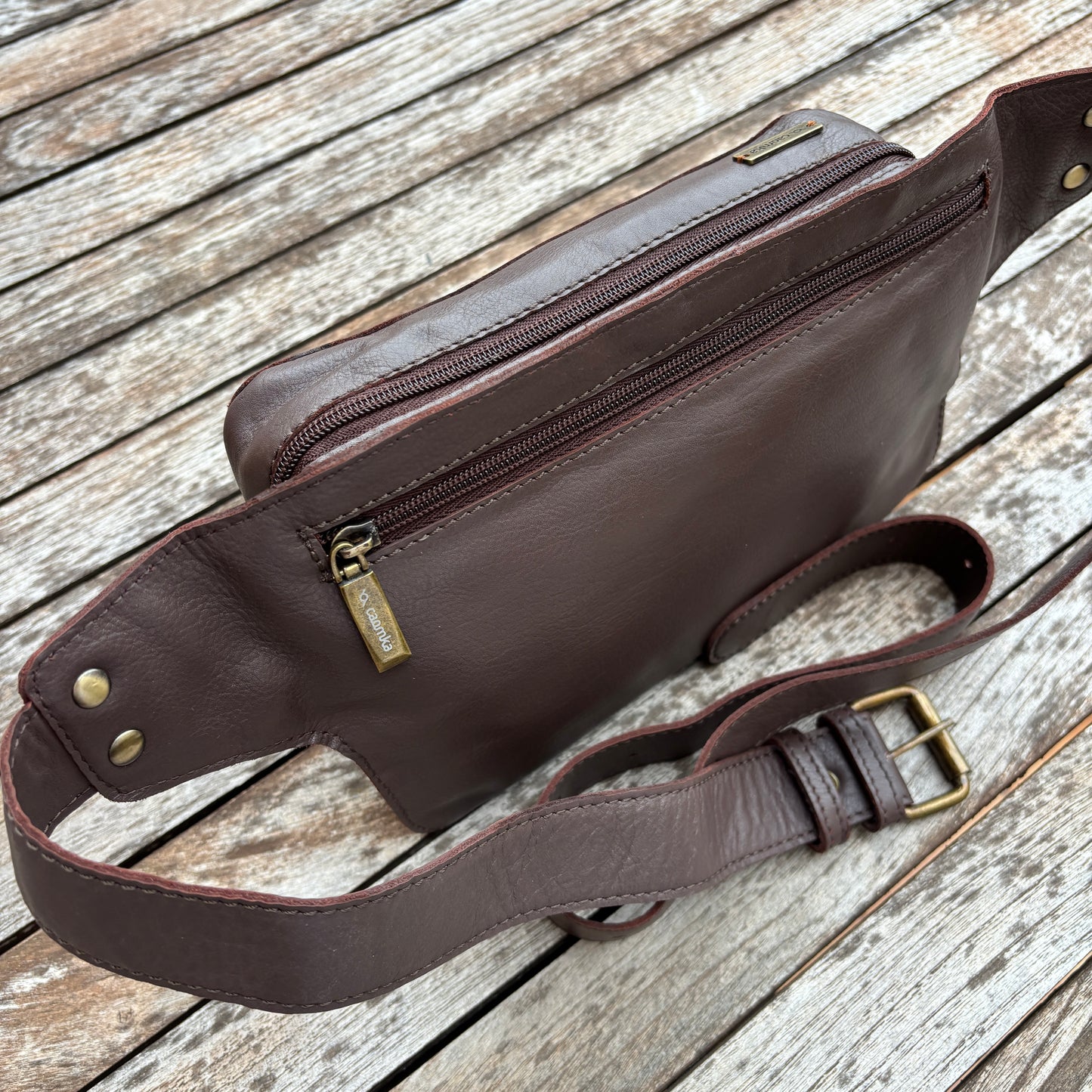 Riñonera Alfredo · Piel en color Marrón · Edición limitada · Pieza Exclusiva Núm. 18621