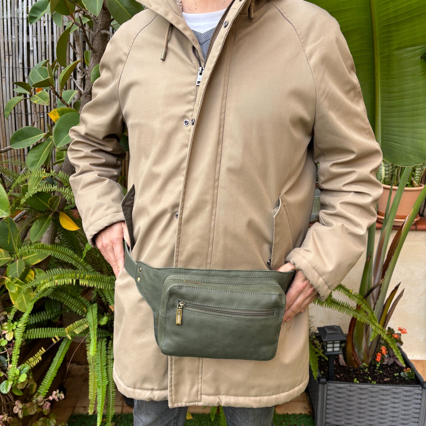 Riñonera Alfredo · Piel en color Verde · Edición limitada · Pieza Exclusiva Núm. 18617