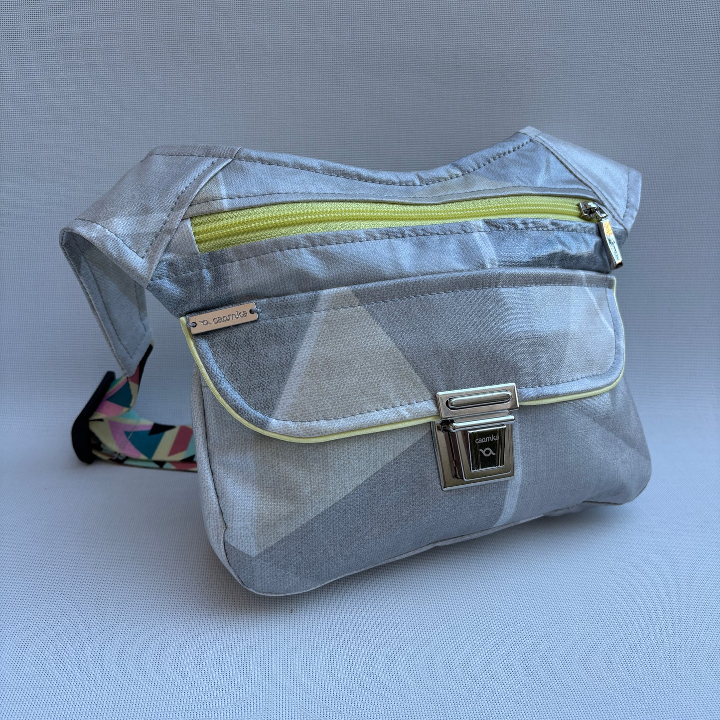 Riñonera "Special Springproof" + Bolsillo trasero · Impermeable · Pieza Única Núm. 17250