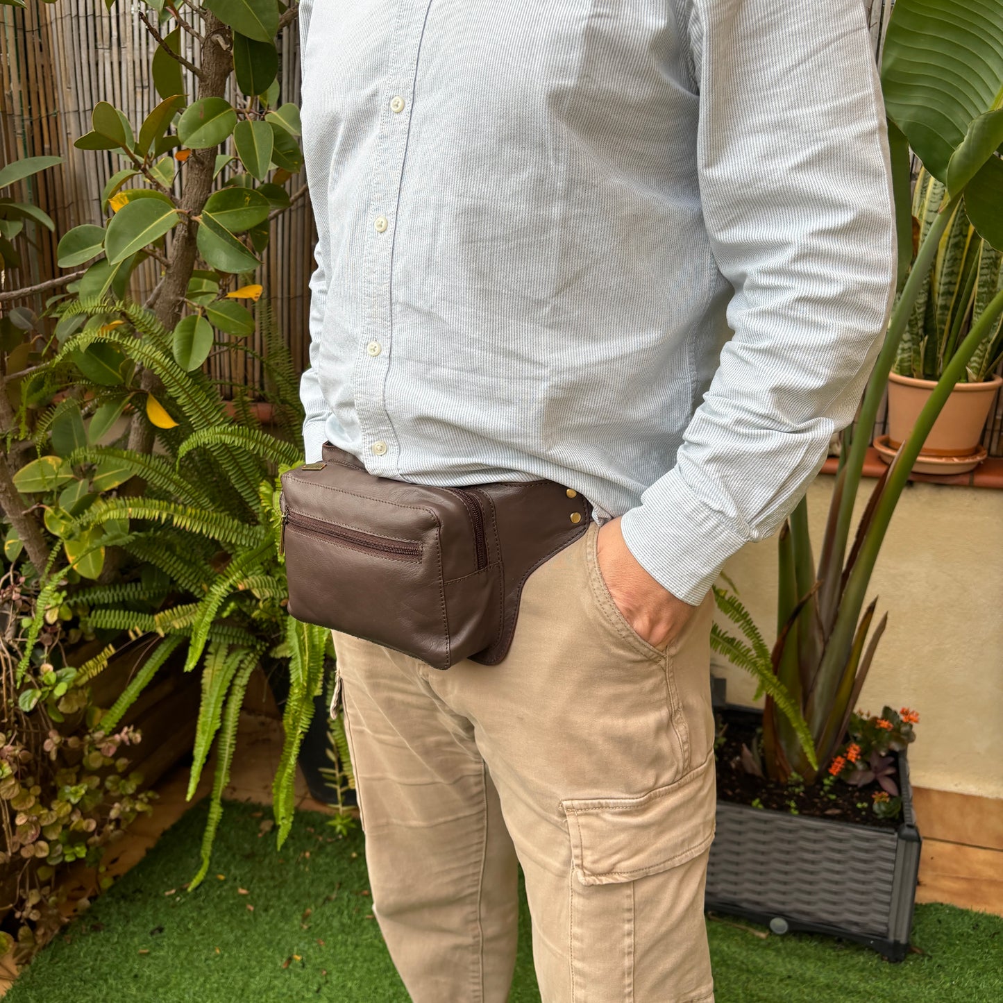 Riñonera Alfredo · Piel en color Marrón · Edición limitada · Pieza Exclusiva Núm. 18621