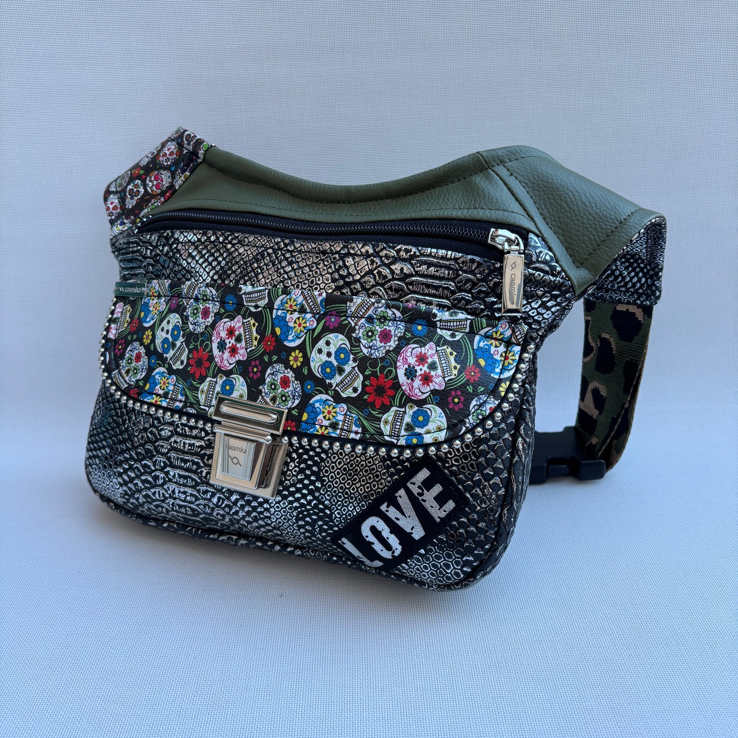 Riñonera "Special Skulls Love Top" + Bolsillo trasero · Polipiel · Pieza Única Núm. 17213