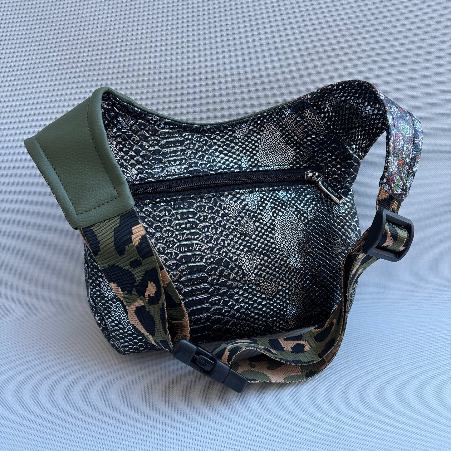 Riñonera "Special Skulls Love Top" + Bolsillo trasero · Polipiel · Pieza Única Núm. 17213
