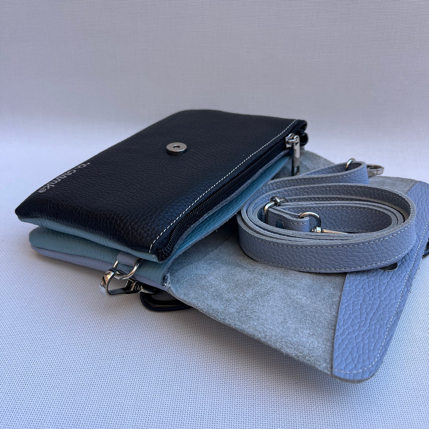 Riñonera multifunción ELEGANT NANO "Sky" · Piel - Cuero · Pieza Exclusiva Núm. 15224