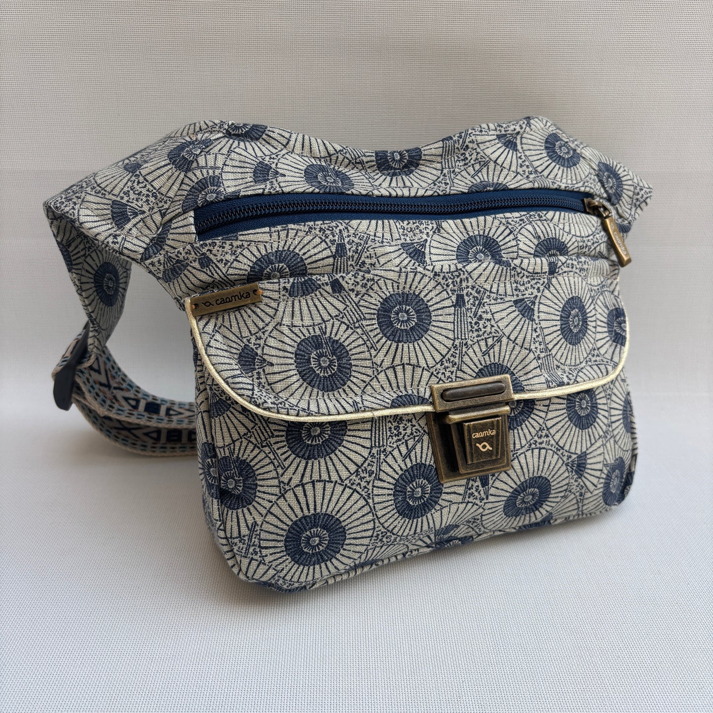 Riñonera "Special Blue Mandalas Top" +  Bolsillo trasero · Pieza Única Núm. 17947