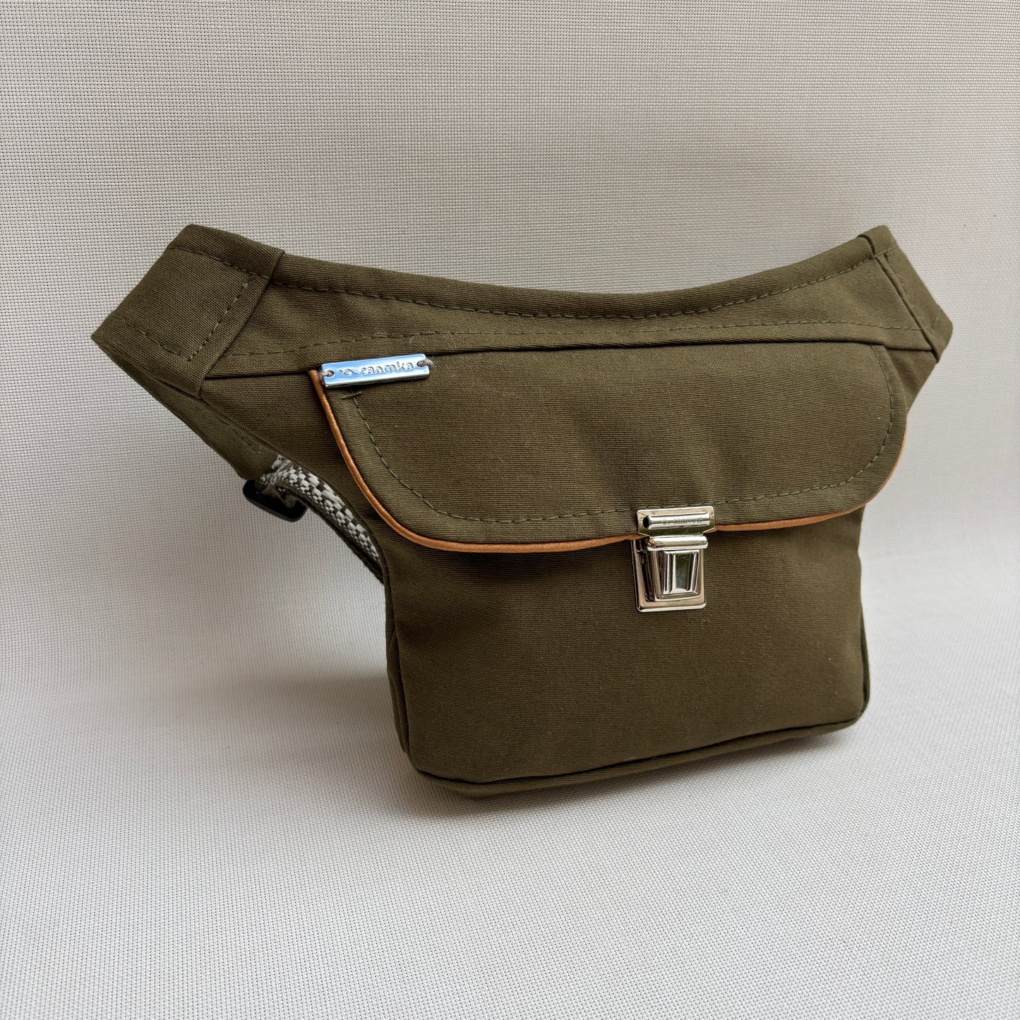 Riñonera Mini "Special Green Kaki Top" + Bolsillo trasero extra · Pieza Única Núm. 18972