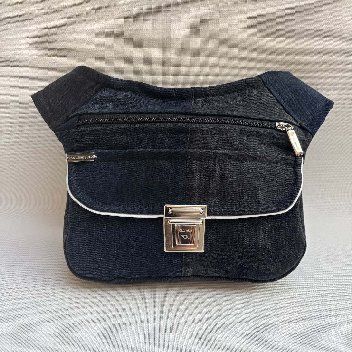 Riñonera  ♻️ Jeans Recycled ♻️  + Bolsillo trasero con cremallera · Pieza Única Núm. 17957