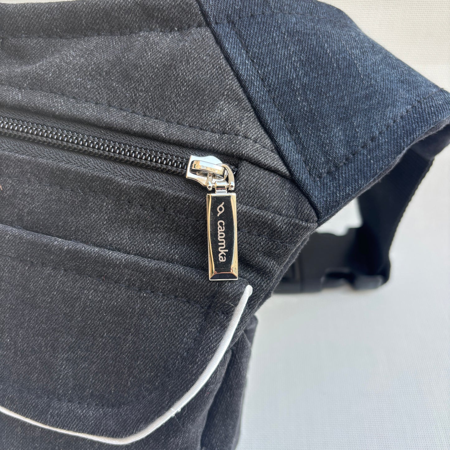 Riñonera  ♻️ Jeans Recycled ♻️  + Bolsillo trasero con cremallera · Pieza Única Núm. 17957