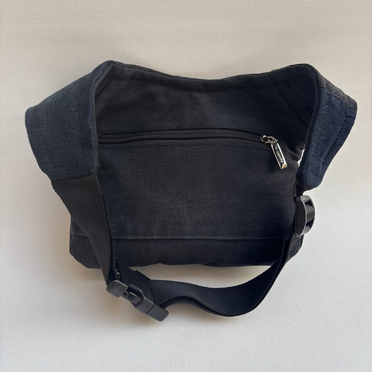 Riñonera  ♻️ Jeans Recycled ♻️  + Bolsillo trasero con cremallera · Pieza Única Núm. 17957