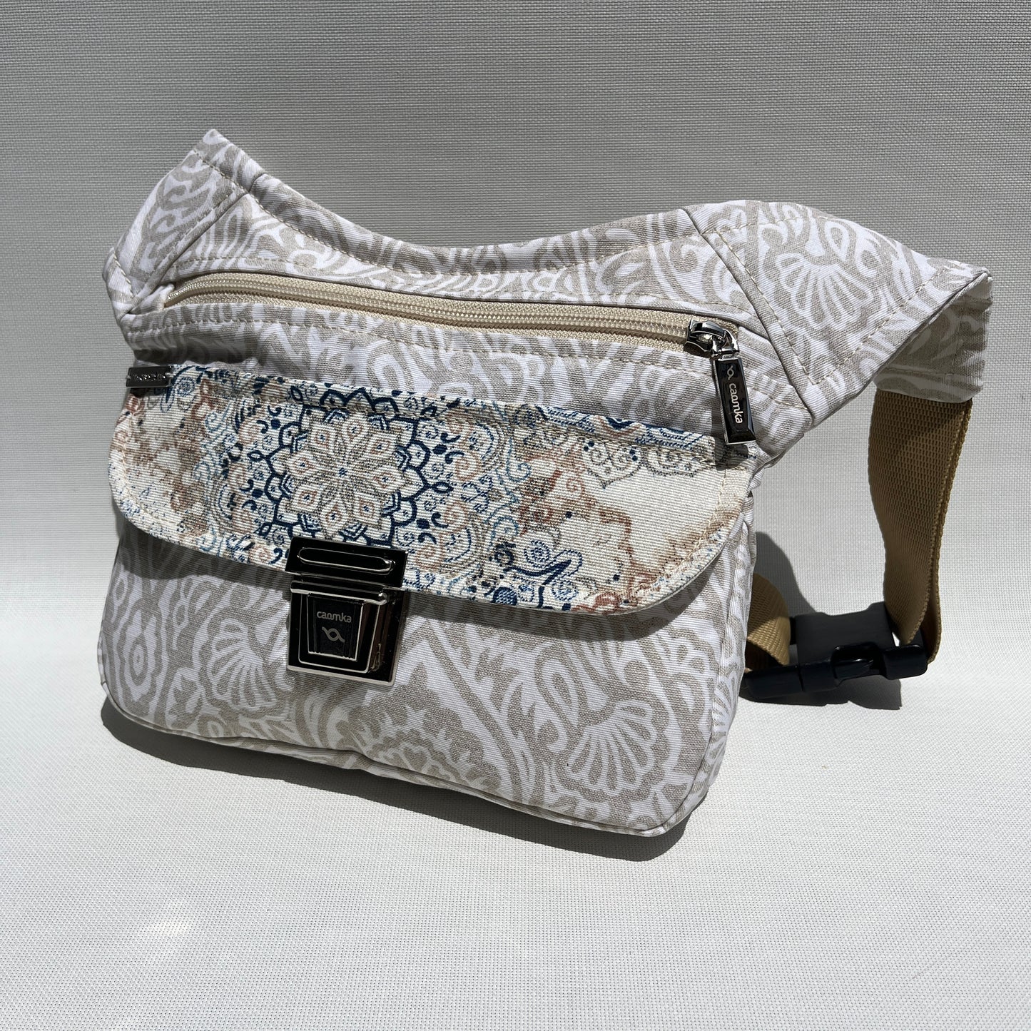Special Elegant Gray &amp; Dots · Waterproof · Unique Piece No. 13131