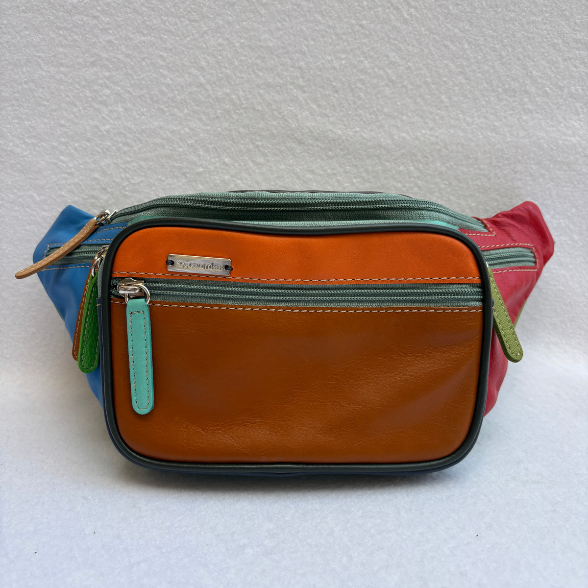 Riñonera RetroChic Analia Happy Colors · Piel · Pieza Única Núm. 19529
