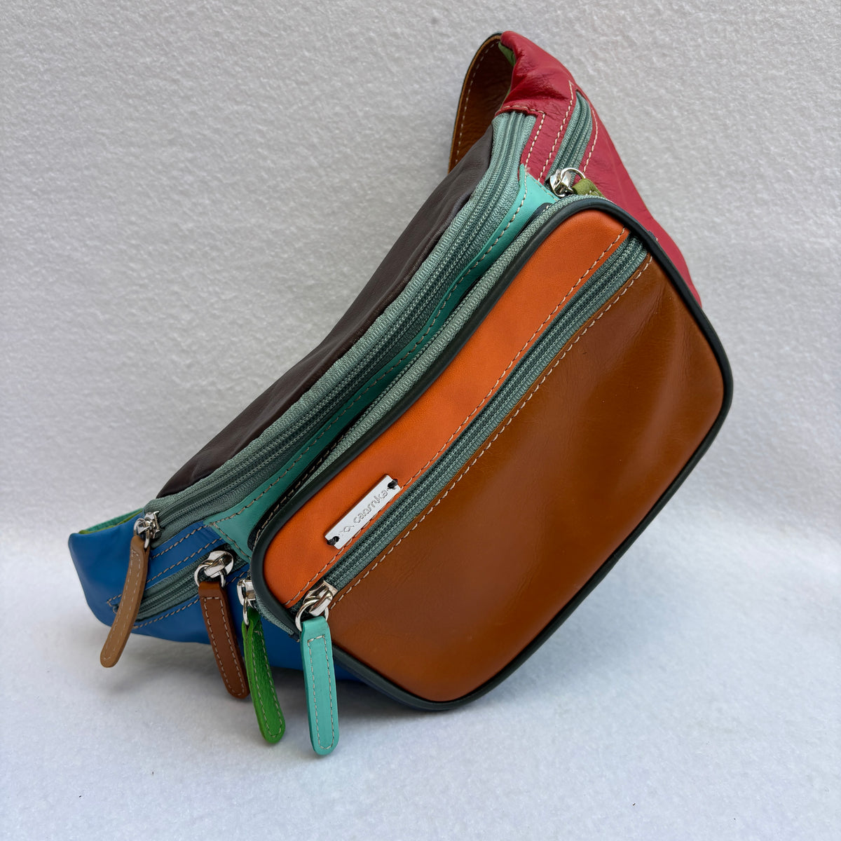 Riñonera RetroChic Analia Happy Colors · Piel · Pieza Única Núm. 19529