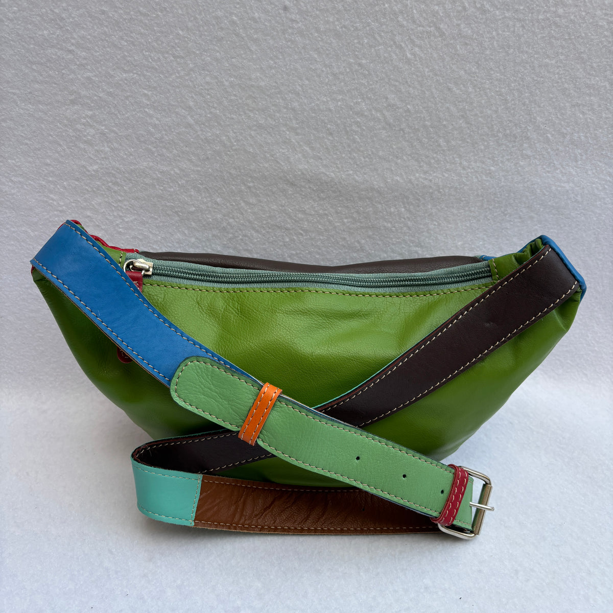 Riñonera RetroChic Analia Happy Colors · Piel · Pieza Única Núm. 19529