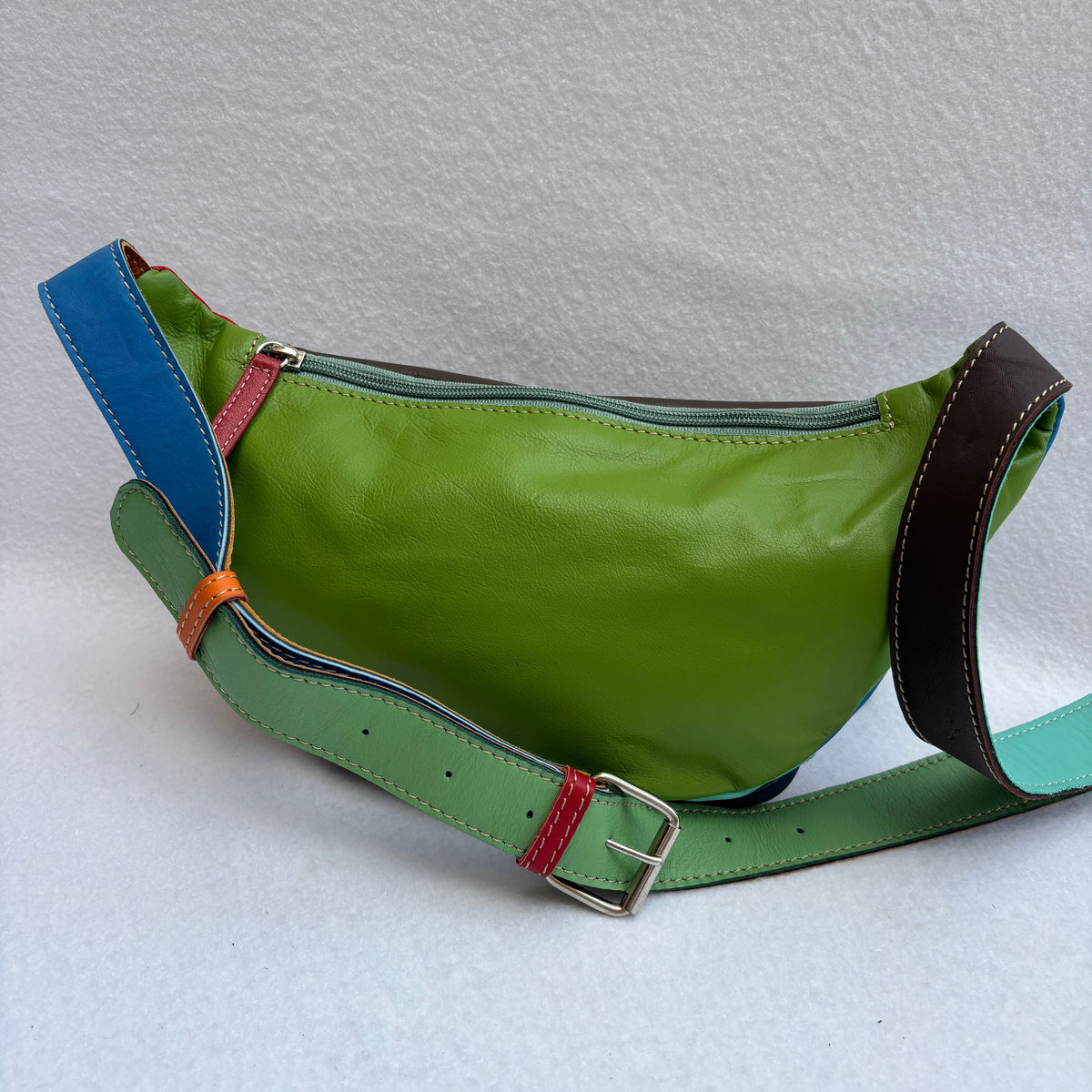Riñonera RetroChic Analia Happy Colors · Piel · Pieza Única Núm. 19529