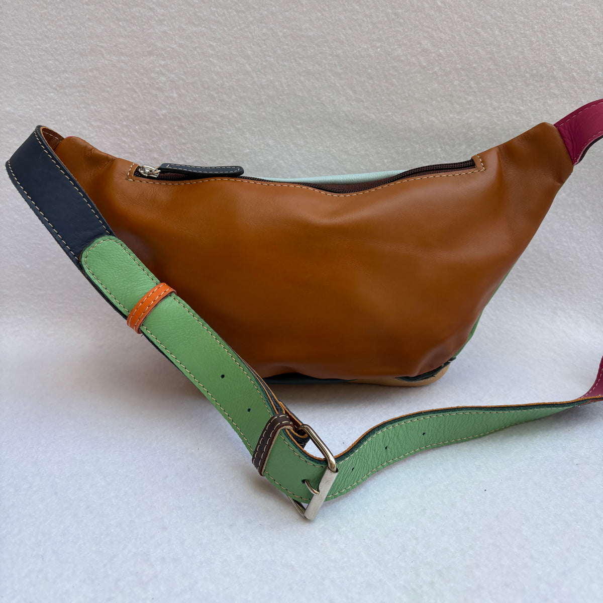 Riñonera RetroChic Analia Happy Colors · Piel · Pieza Única Núm. 19528