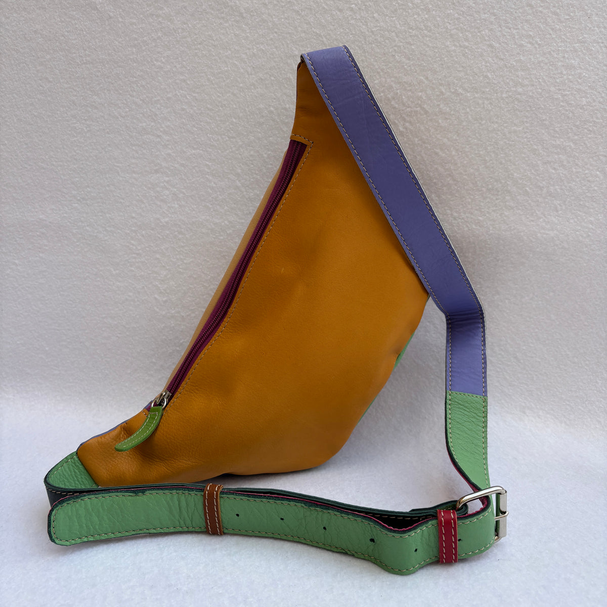 Riñonera RetroChic Analia Happy Colors · Piel · Pieza Única Núm. 19527