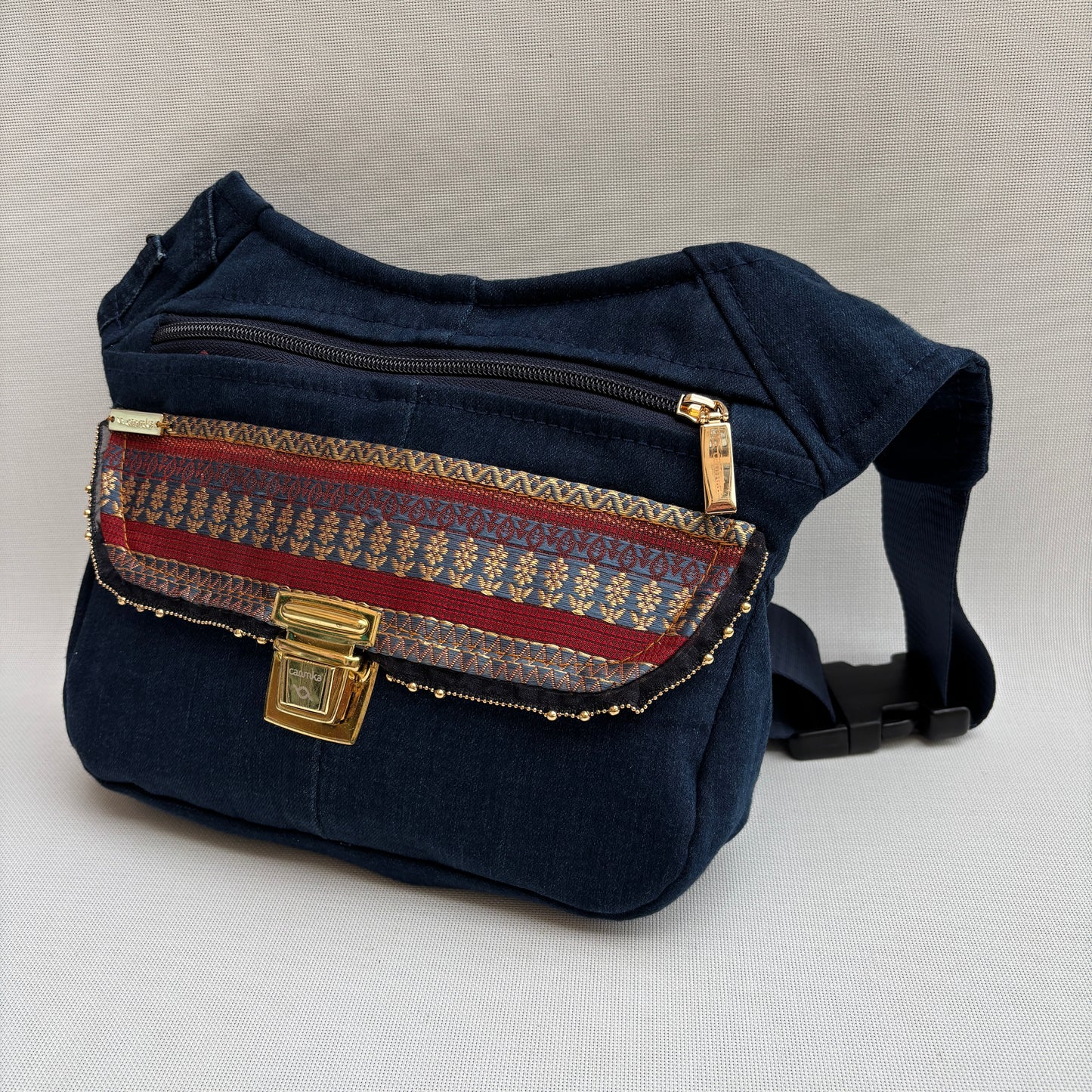 Riñonera “Special ♻️ Jeans Recycled ♻️ ” · Pieza Única Núm. 18708